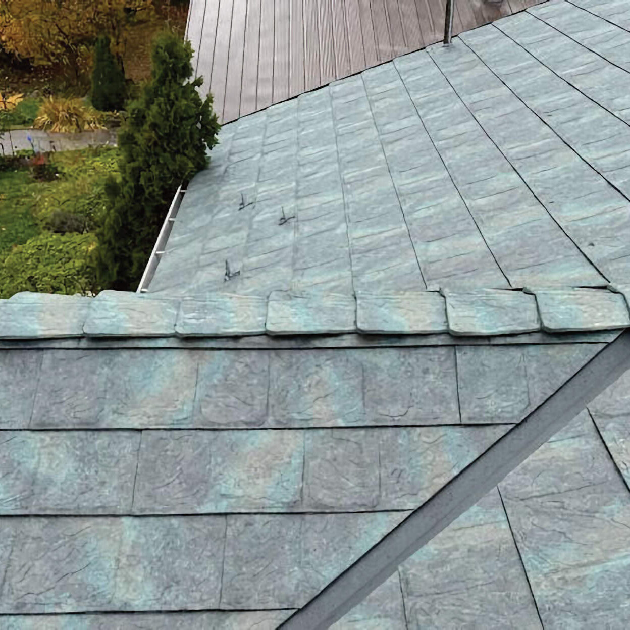 zoomed in metal roof install image 5